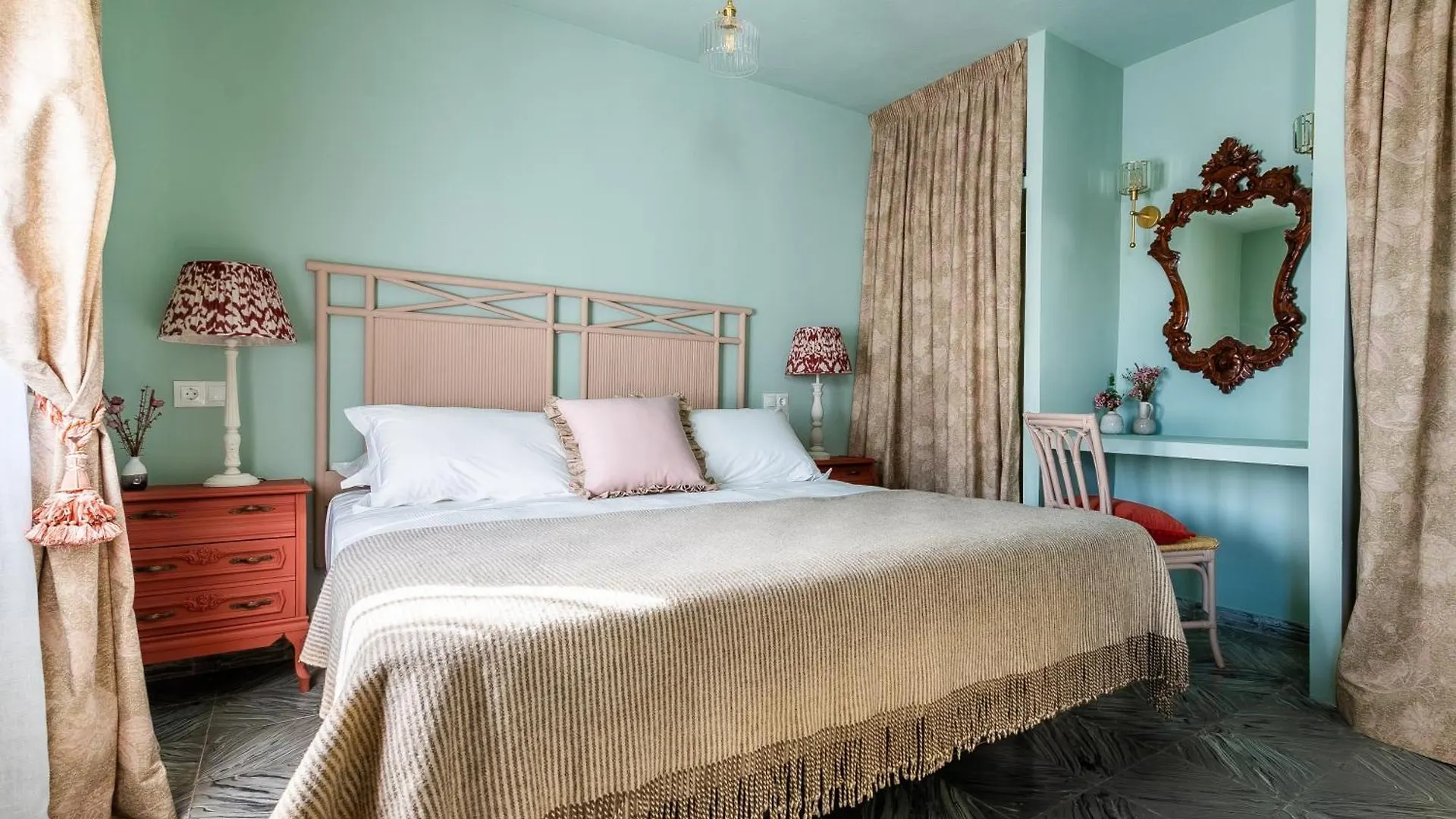 Romantic Rooftop Apartment With Stunning Sea And Mountain Views Marbella